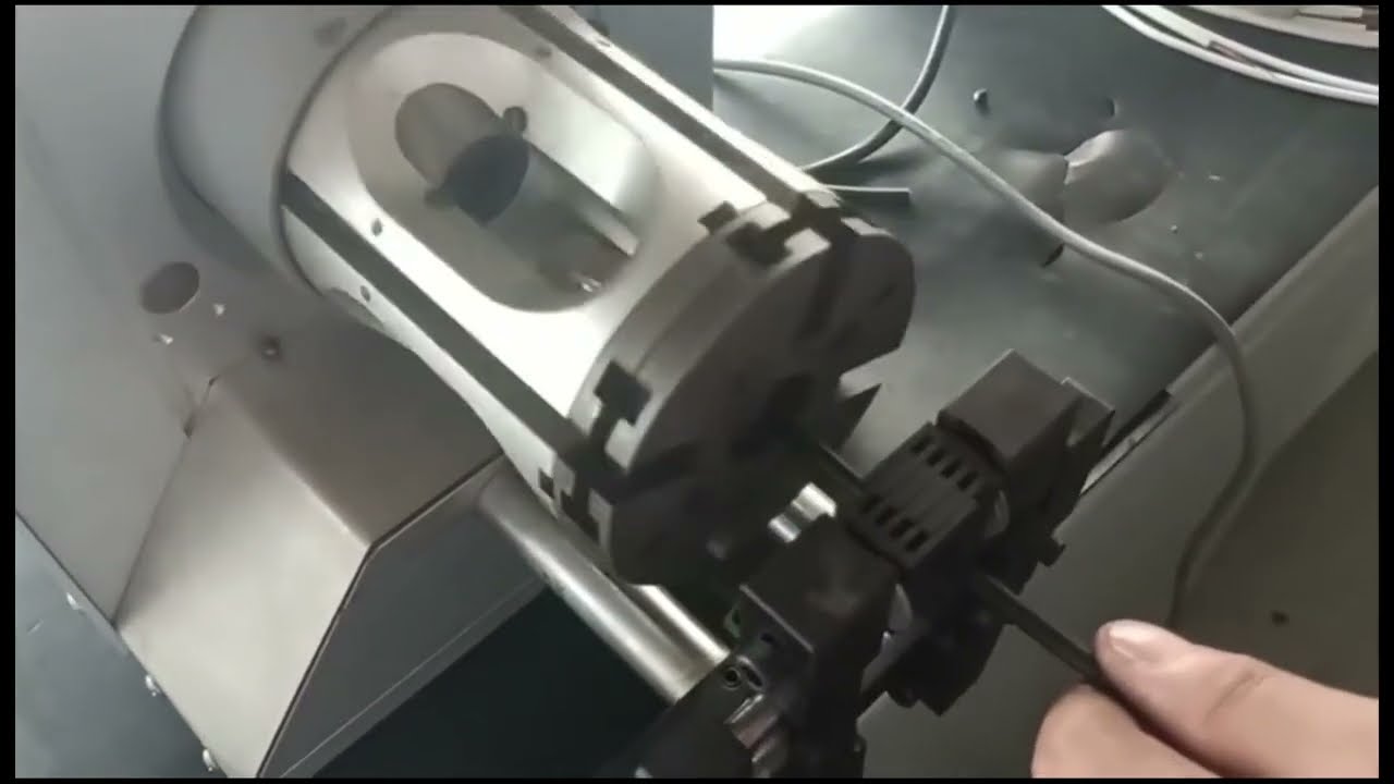 Automatisk koaksialkabelstripper for presis kutting og stripping