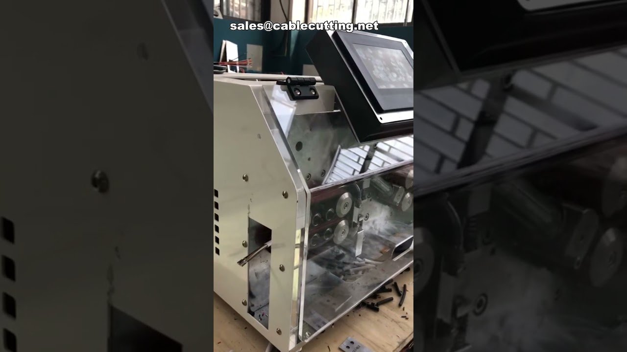 Spesialisert avisolerings- og kuttemaskin for flate og runde kabler opptil 30 mm²