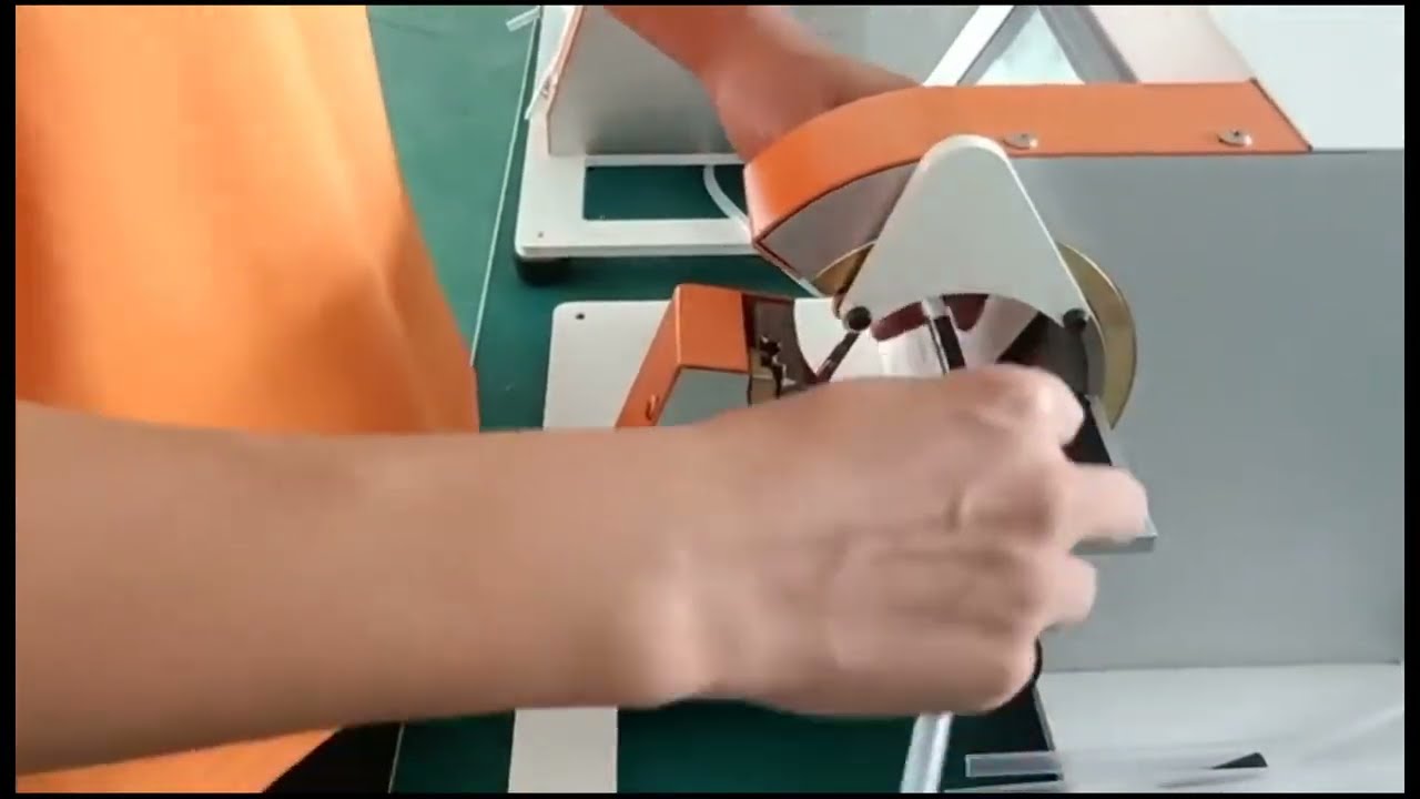 Halvautomatisk kabel- og ledningsnett-tapeviklingsmaskin