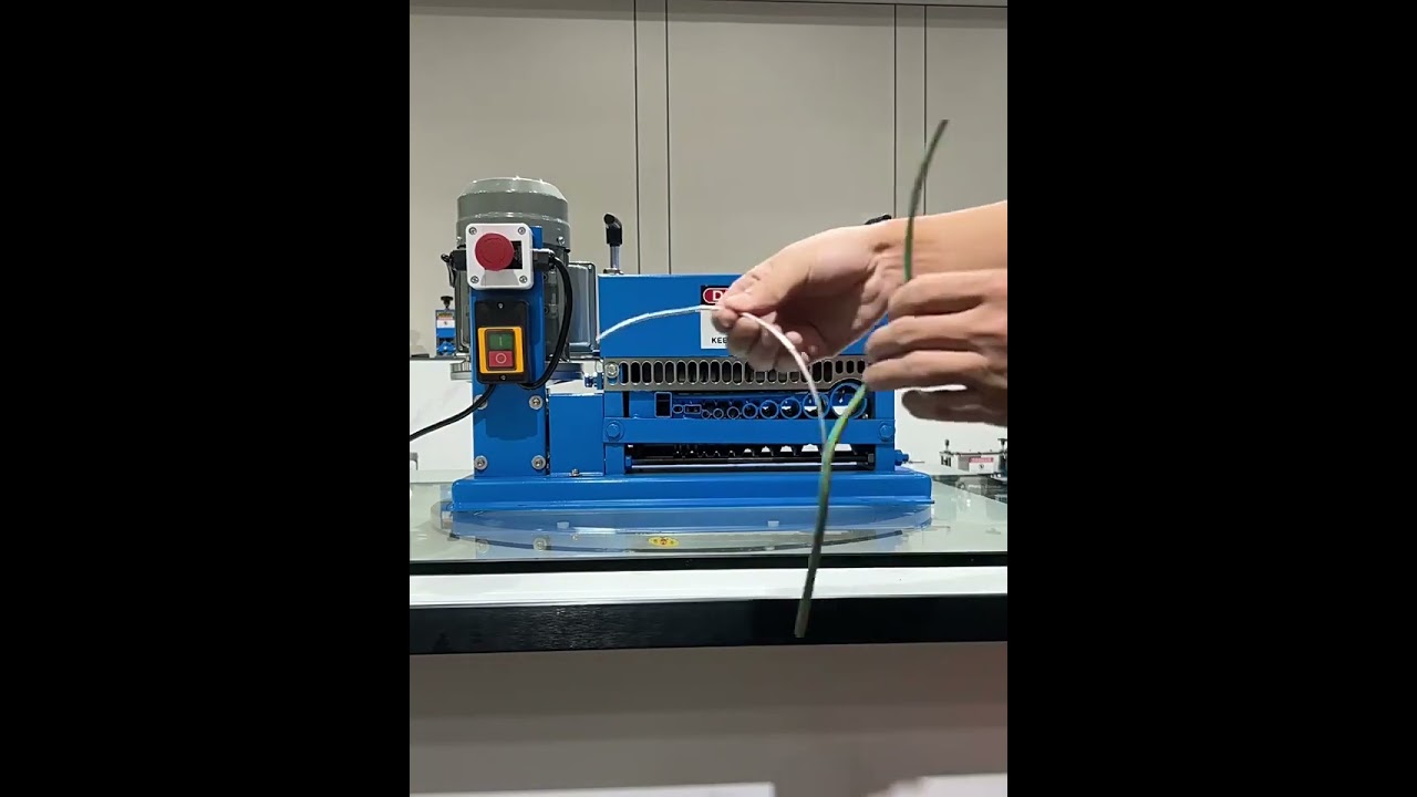 Automatisk elektrisk avisoleringsmaskin for kobberskrap - 750W, 10 kniver, for 1-38 mm kabler