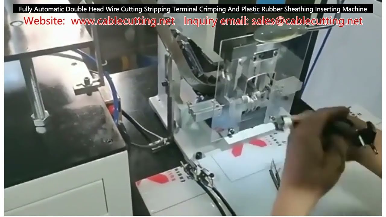 Helt automatisk dobbelthodet maskin for kutting, avisolering, terminalkrymping og plast-/gummikapping
