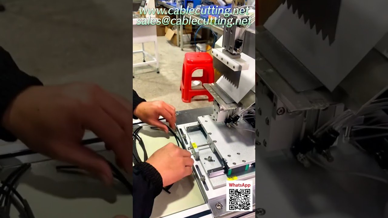 Automatisk maskin for folde og liming av svamp/skum
