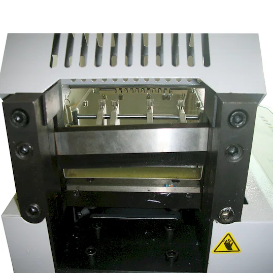 Automatisk glidelåskuttermaskin med kaldkniv WPM-850 Thumb